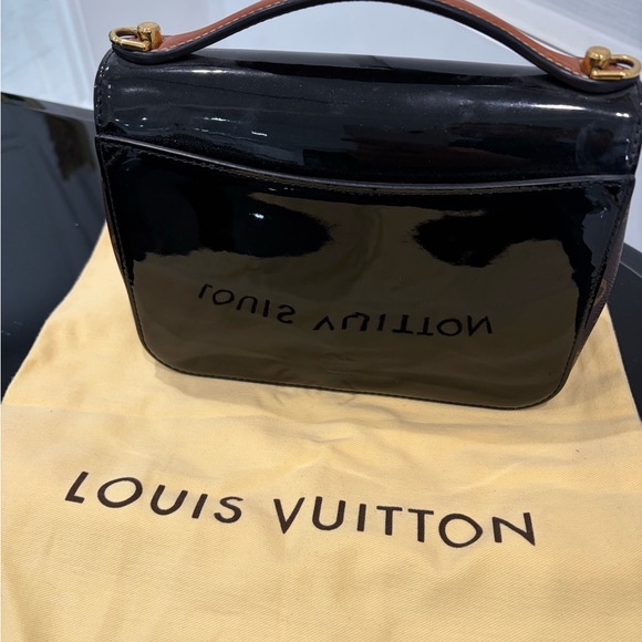Louis Vuitton Glossy Black Shoulder Bag - Picture 4 of 10